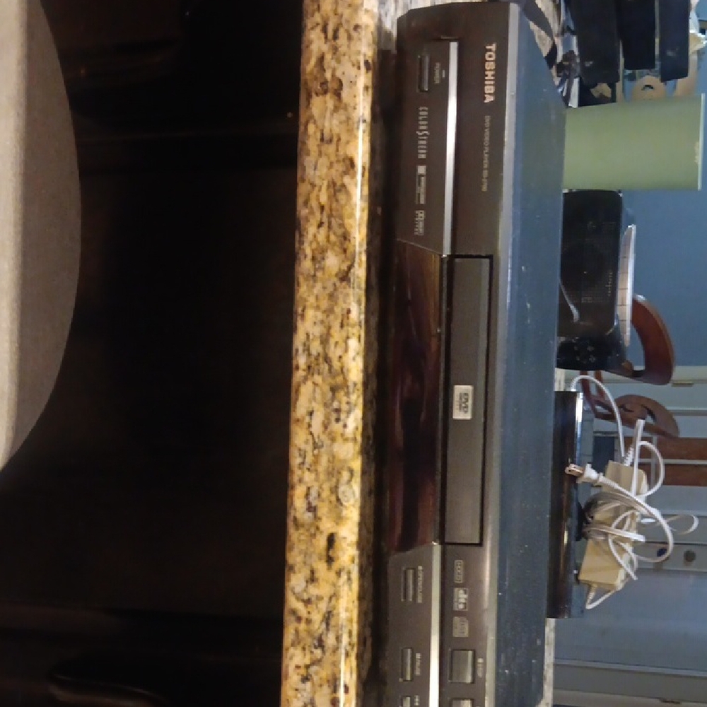 Toshiba Black DVD Player with Front Controls MODEL# SD-27000